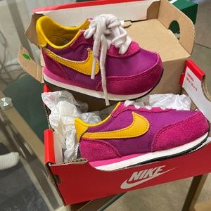 Toddler Nike Sneaker (Girl)